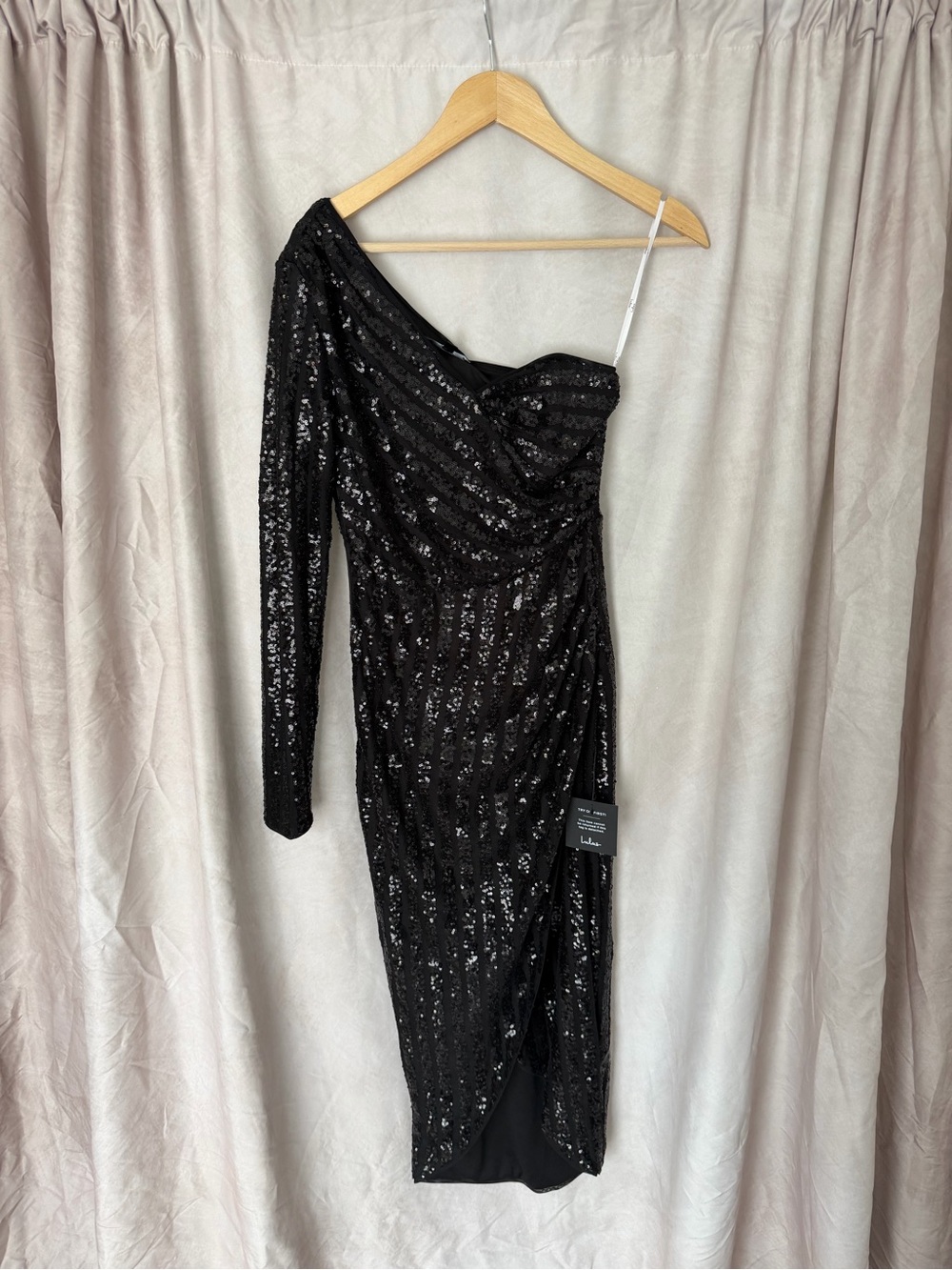 Lulu's Black One-Shoulder Sequin Midi Dress